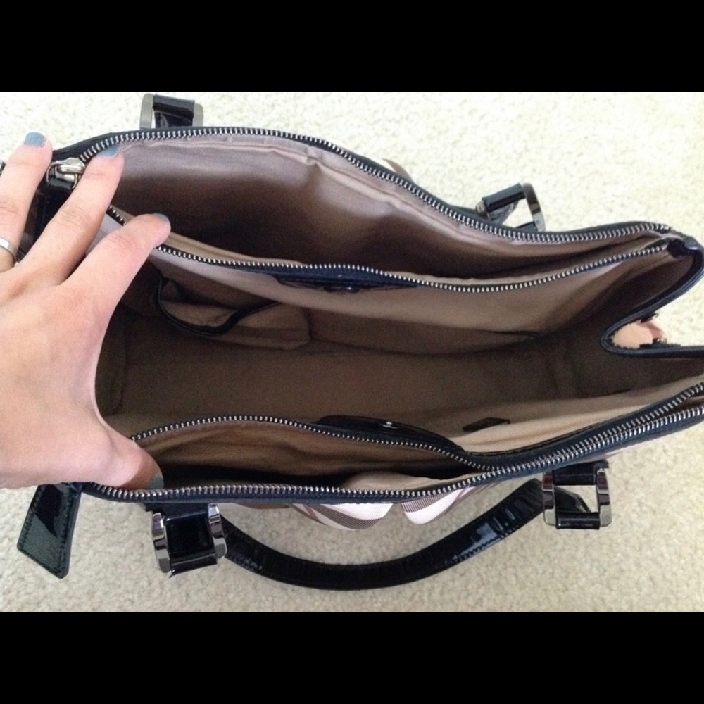 💥SOLD💥 Burberry NovaCheck Handbag - Picture 3 of 7